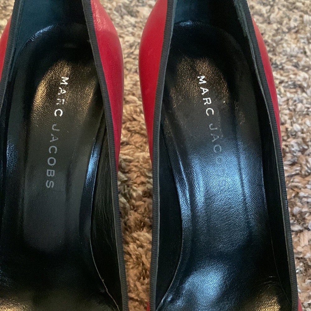 Marc Jacobs Red High Heel with Bow & Peep Toe - Picture 3 of 6